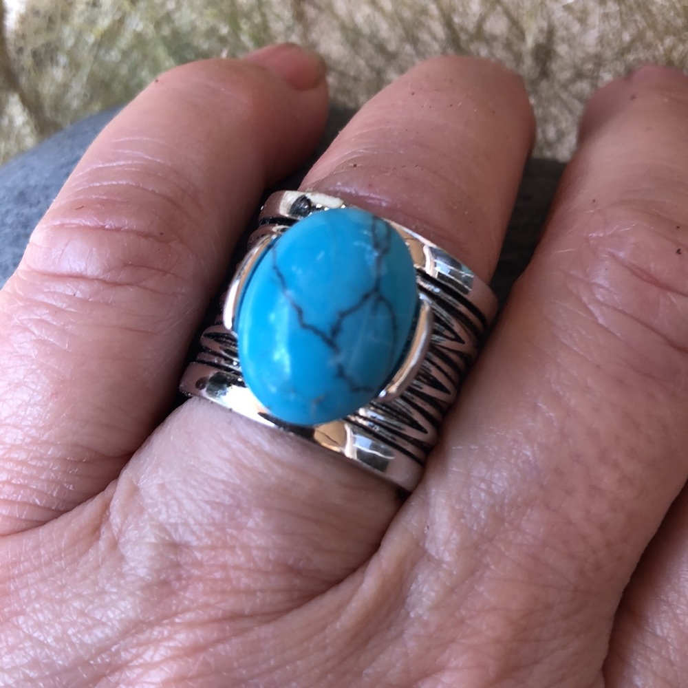 Stunning Turquoise Cabochon Statement Ring - image 2